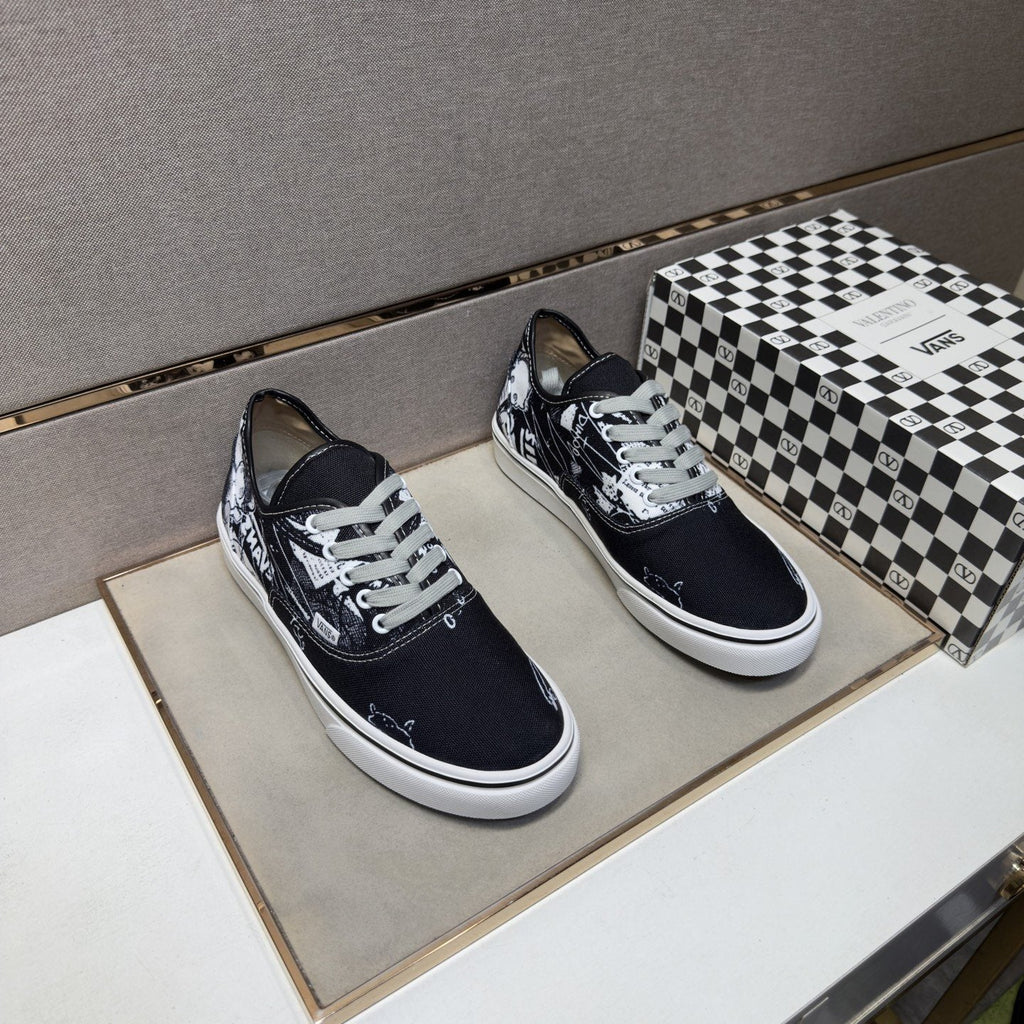 Vans Black Graphic Low-Top Sneakers - White Foxing And Outsole